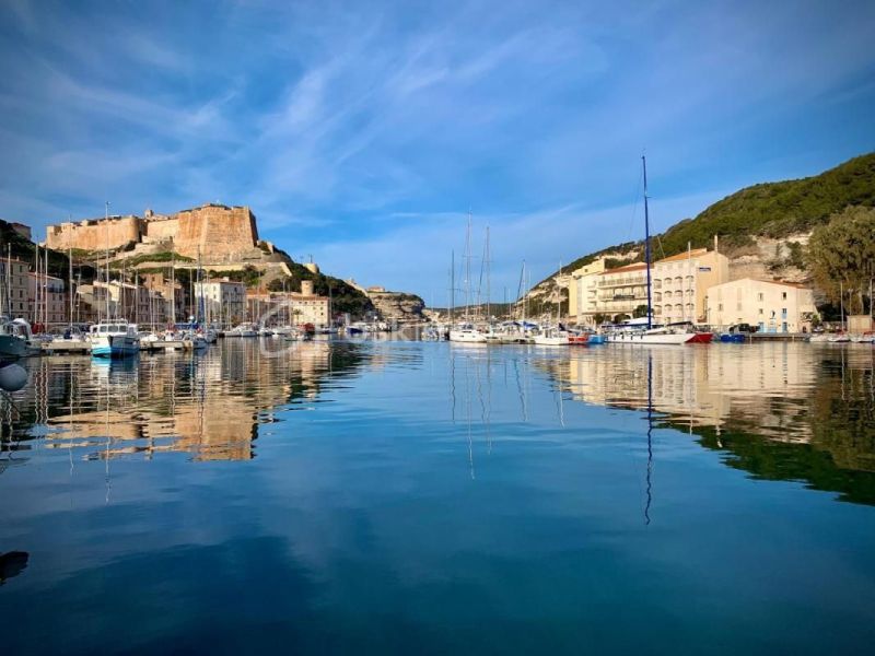 For rent: 5-room apartment, 78 m², beachfront, Bonifacio