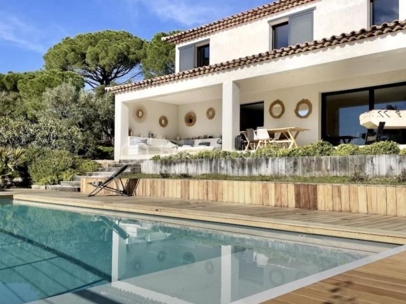 For rent: Architect-designed house by the sea in Grimaud