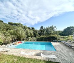 For rent: Architect-designed house by the sea in Grimaud