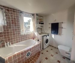 For rent: 1-bedroom apartment, 32 m², terrace with sea view, Fréjus