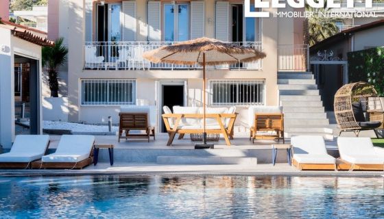 A louer MAISON  7 PIECES 400 M2 VUE MER VALLAURIS