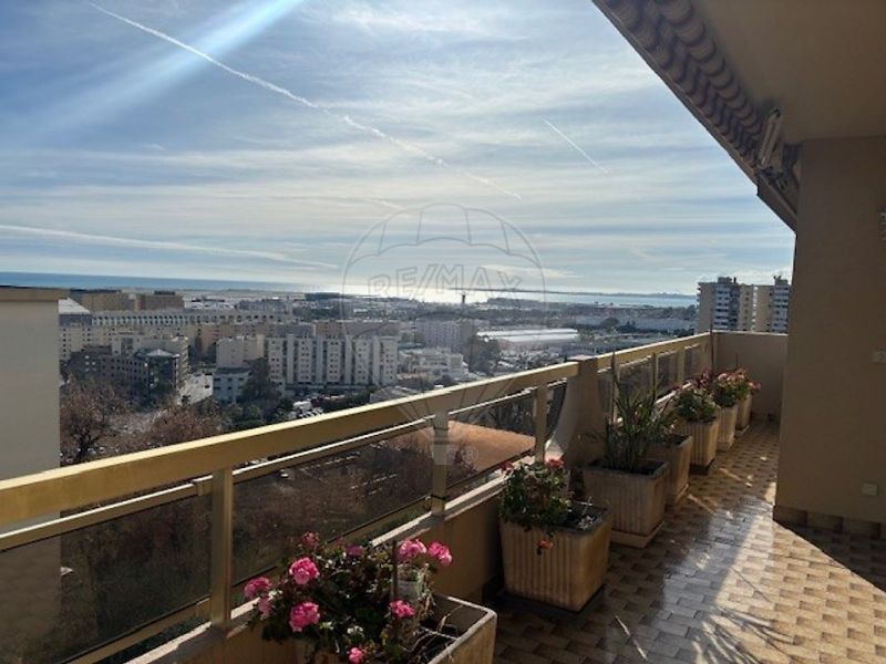 For rent: 2-bedroom apartment, 67 m², terrace, sea view, Nice