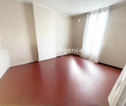 A louer APPARTEMENT T3 60 M2 BORD DE MER TOULON