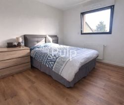 Contemporary house for rent in Sachin