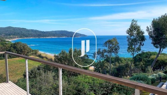 A louer MAISON  D'ARCHITECTE PIEDS DANS L'EAU LA CROIX VALMER