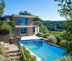 A louer MAISON  D'ARCHITECTE PIEDS DANS L'EAU LA CROIX VALMER