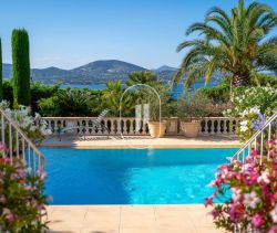 Se vende: casa de 6 habitaciones, 250 m², vistas al mar, Gassin