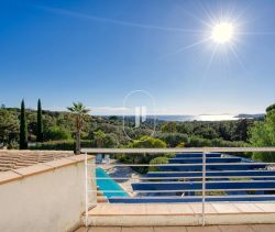 A louer MAISON  6 PIECES 180 M2 VUE MER LA CROIX VALMER