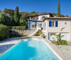 A louer MAISON  6 PIECES 180 M2 VUE MER LA CROIX VALMER