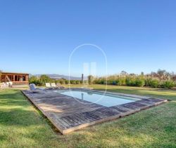 A louer MAISON  7 PIECES 250 M2 BORD DE MER COGOLIN