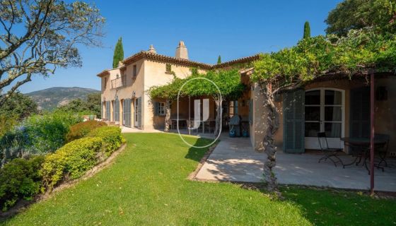 Contemporary house for rent in Le Plan de la Tour