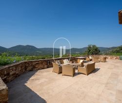 Contemporary house for rent in Le Plan de la Tour