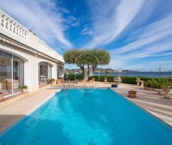 A louer APPARTEMENT DE PRESTIGE T4 187 M2 TERRASSE VUE MER SAINTE MAXIME