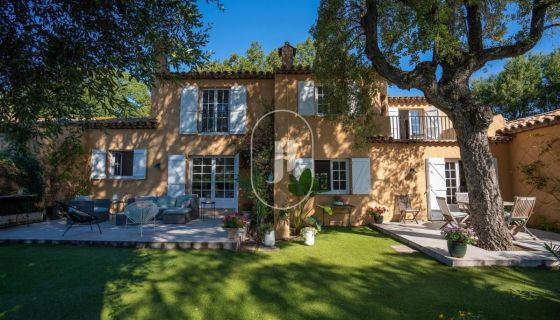 Contemporary house for sale, beach within walking distance, Grimaud