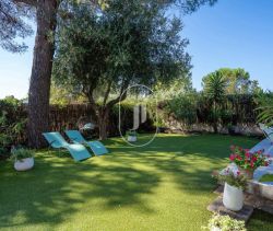 Contemporary house for sale, beach within walking distance, Grimaud
