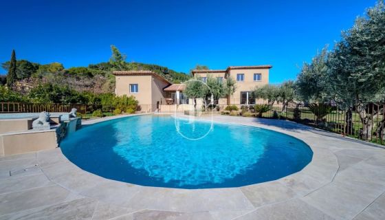 A louer MAISON  6 PIECES 210 M2  LA MOTTE