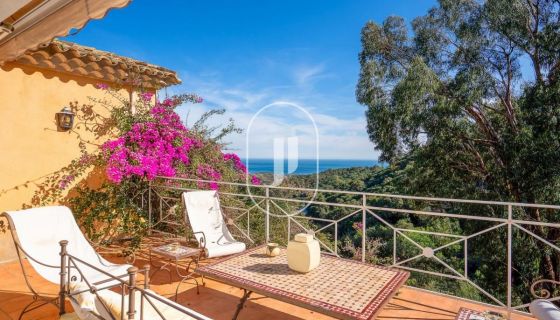 A louer MAISON  6 PIECES 180 M2 VUE MER CAVALAIRE SUR MER