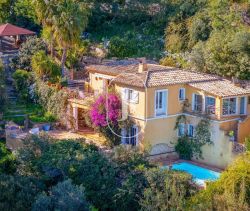 A louer MAISON  6 PIECES 180 M2 VUE MER CAVALAIRE SUR MER