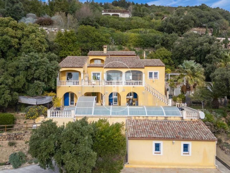 Se vende: casa de 6 habitaciones, 207 m², frente al mar, Sainte-Maxime