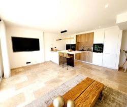 A louer APPARTEMENT DE PRESTIGE NEUF T3 71 M2 TERRASSE VUE MER SAINTE MAXIME