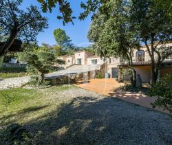 En venta: casa de 7 habitaciones, 240 m², Saint Laurent des Arbres