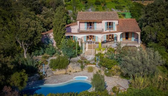 A louer MAISON  7 PIECES 203 M2 VUE MER LA CROIX VALMER