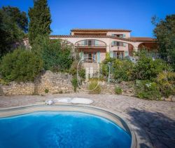 A louer MAISON  7 PIECES 203 M2 VUE MER LA CROIX VALMER