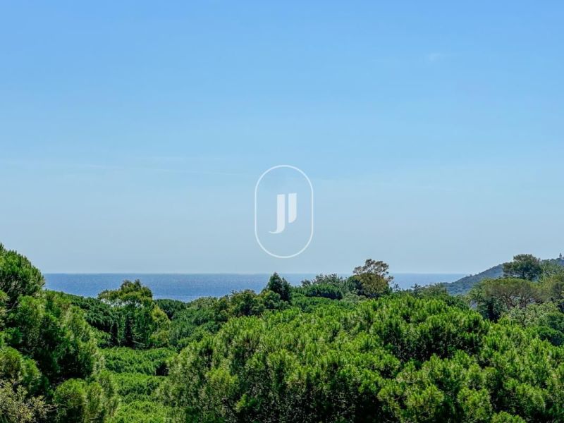 A louer MAISON  DE MAîTRE BORD DE MER RAMATUELLE