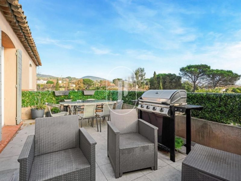 A louer APPARTEMENT T2 35 M2 TERRASSE BORD DE MER GRIMAUD