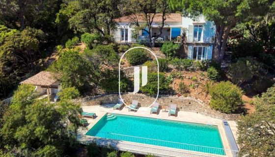 A louer MAISON  CONTEMPORAINE VUE MER CAVALAIRE SUR MER