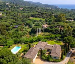 A louer MAISON  D'ARCHITECTE BORD DE MER LA CROIX VALMER