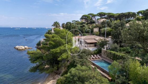 A louer MAISON  6 PIECES 170 M2 BORD DE MER GASSIN