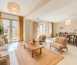 Contemporary house for rent in Eyragues