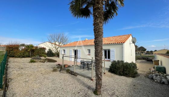 A vendre MAISON  5 PIECES 85 M2 BORD DE MER LONGEVILLE SUR MER