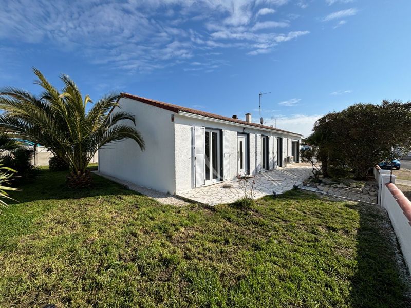For sale: 5-room house, 114 m², seaside, Longeville-sur-Mer