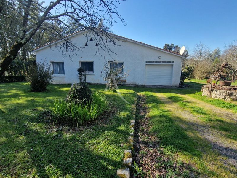 For sale: 5-room house, 94 m², Poiroux