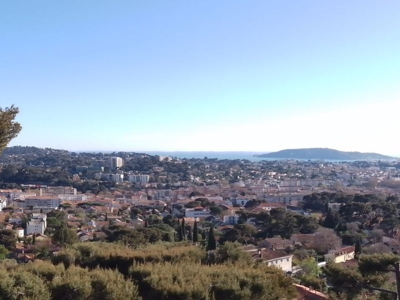 A vendre MAISON  6 PIECES 200 M2 BORD DE MER TOULON