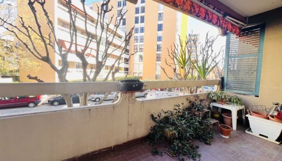 For rent: 4-room apartment, 83 m², Marseille 4th arrondissement