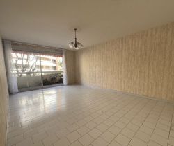 For rent: 4-room apartment, 83 m², Marseille 4th arrondissement