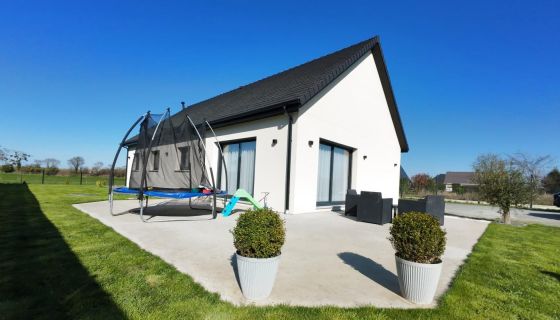 Contemporary house for rent by the sea in Offranville