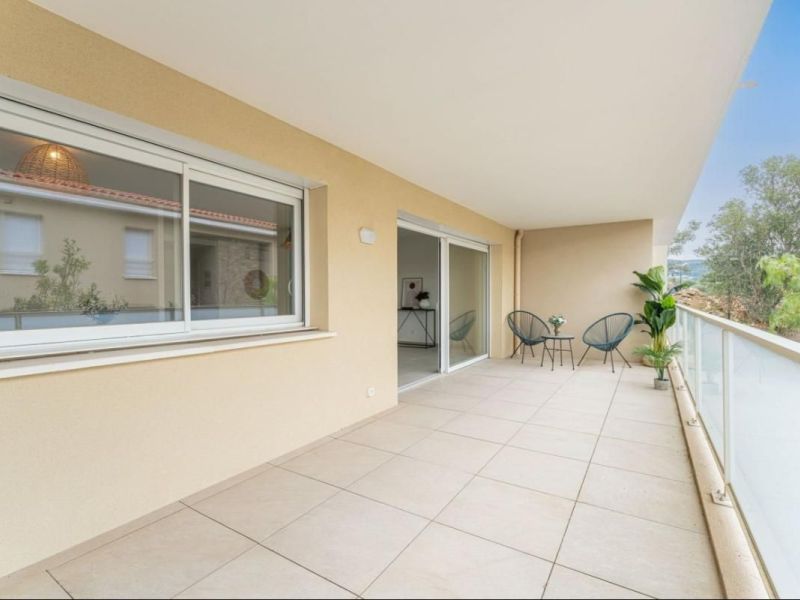 A louer APPARTEMENT NEUF T3 82 M2 TERRASSE BORD DE MER LA CIOTAT