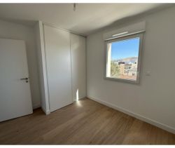 A louer APPARTEMENT T4 93 M2  NIMES