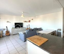 For rent: 2-bedroom apartment, 66 m², seaside, Sète