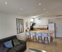 For rent: 1-bedroom apartment, 39 m², terrace with sea view, Cavalaire-sur-Mer