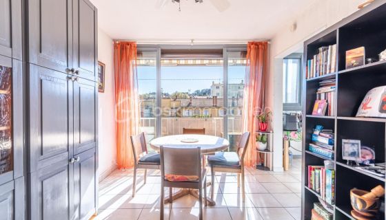 A louer APPARTEMENT T3 50 M2 BORD DE MER LA SEYNE SUR MER