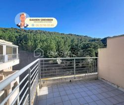 For rent: 2-bedroom duplex apartment, 51 m², terrace, seaside, Sète