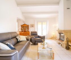 Contemporary house for rent in La Penne-sur-Huveaune