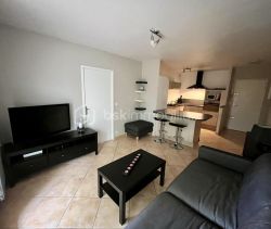 A louer APPARTEMENT T2 44 M2 BORD DE MER TOULON