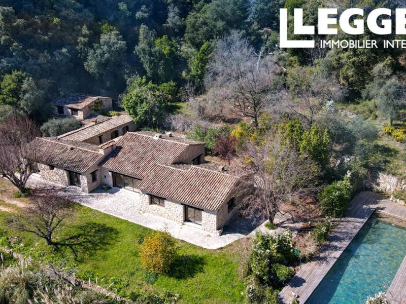 A louer MAISON  7 PIECES 300 M2 BORD DE MER LE TIGNET