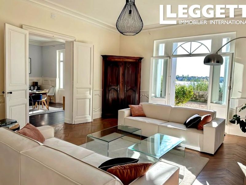 Mansion for rent in Libourne